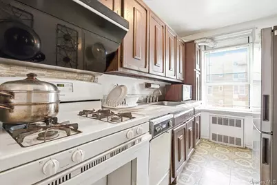 68-15 Selfridge Street #4F, Forest Hills, NY 11375 - Photo 12