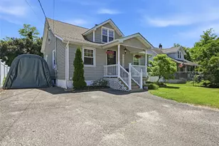 234 Islip Blvd, Islip Terrace, NY 11752 - Photo 2