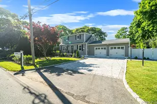 147 Baybright Dr E, Shirley, NY 11967 - Photo 2