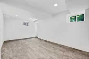 14 Jones Pl, White Plains, NY 10606 - Photo 32
