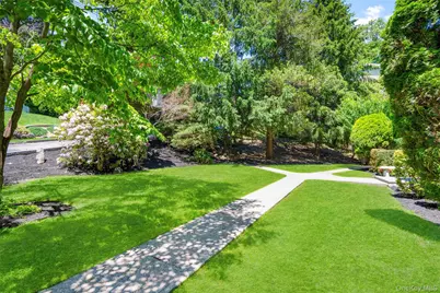 14 Jones Place, White Plains, NY 10606 - Photo 4