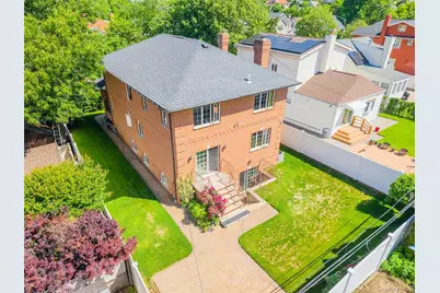 246-12 Cambria Avenue, Little Neck, NY 11362 - Photo 30