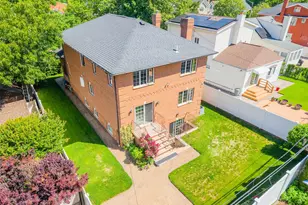246-12 Cambria Ave, Little Neck, NY 11362 - Photo 30