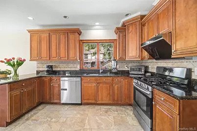 246-12 Cambria Avenue, Little Neck, NY 11362 - Photo 12