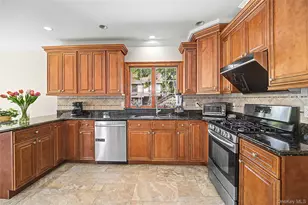 246-12 Cambria Ave, Little Neck, NY 11362 - Photo 12