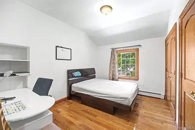 246-12 Cambria Avenue, Little Neck, NY 11362 - Photo 18