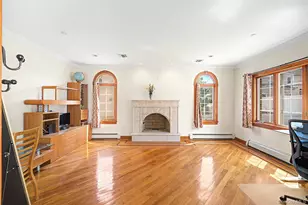 246-12 Cambria Ave, Little Neck, NY 11362 - Photo 14