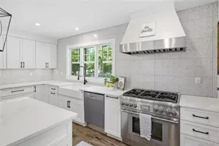 12 Wayne Ct, Westhampton, NY 11977 - Photo 10