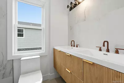 2532 Washington Avenue, Oceanside, NY 11572 - Photo 24