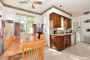 101 Wallace St, Freeport, NY 11520 - Photo 10