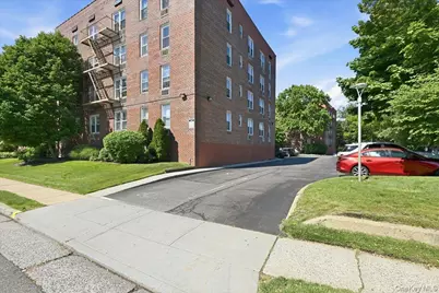 100 Brooklyn Avenue #4V, Freeport, NY 11520 - Photo 28
