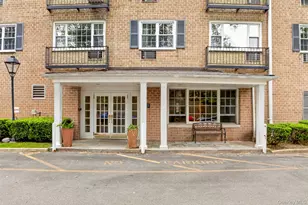 4 Consulate Dr, Tuckahoe, NY 10707 - Photo 2