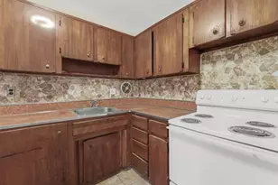 145-14 Rockaway Blvd, Jamaica, NY 11436 - Photo 14