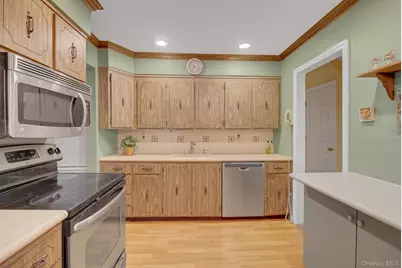 130 Abbey Street, Massapequa Park, NY 11762 - Photo 8