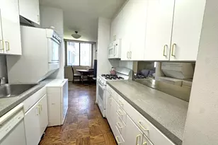 27110 Grand Central Pkwy, Floral Park, NY 11005 - Photo 8