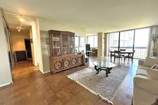 27110 Grand Central Pkwy, Floral Park, NY 11005 - Photo 4