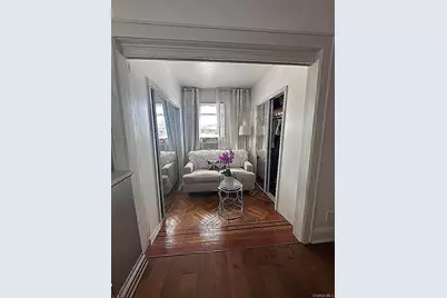 18811 Dunkirk Drive, Saint Albans, NY 11412 - Photo 12