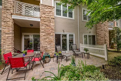 34 Carriage Lane, Plainview, NY 11803 - Photo 16