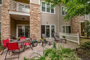 34 Carriage Ln, Plainview, NY 11803 - Photo 16