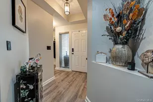 34 Carriage Ln, Plainview, NY 11803 - Photo 2
