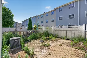 93 Admiral Ct, Bronx, NY 10473 - Photo 38