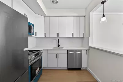 93 Admiral Court, Bronx, NY 10473 - Photo 22