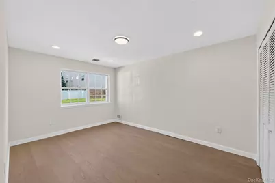 93 Admiral Court, Bronx, NY 10473 - Photo 8