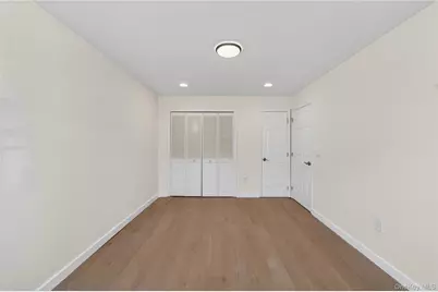 93 Admiral Court, Bronx, NY 10473 - Photo 8