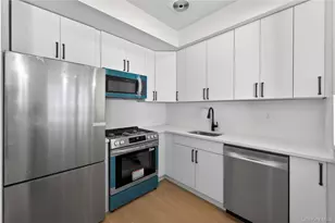 93 Admiral Ct, Bronx, NY 10473 - Photo 26