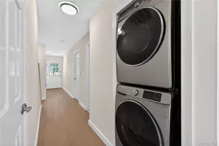 93 Admiral Ct, Bronx, NY 10473 - Photo 14