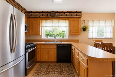 132 Davison Avenue, Oceanside, NY 11572 - Photo 8
