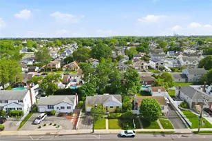 132 Davison Ave, Oceanside, NY 11572 - Photo 4