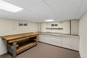 621 Oxford St, Westbury, NY 11590 - Photo 34