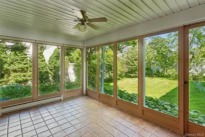 621 Oxford Street, Westbury, NY 11590 - Photo 14