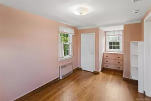 621 Oxford St, Westbury, NY 11590 - Photo 28
