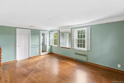 621 Oxford Street, Westbury, NY 11590 - Photo 20