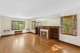 621 Oxford St, Westbury, NY 11590 - Photo 6