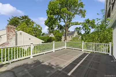 621 Oxford Street, Westbury, NY 11590 - Photo 26