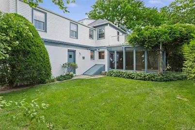 621 Oxford Street, Westbury, NY 11590 - Photo 38