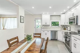 178 Guildford Ct, West Hempstead, NY 11552 - Photo 8