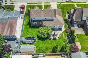 178 Guildford Ct, West Hempstead, NY 11552 - Photo 22