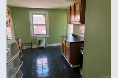 88-33 144 Street #2nd Fl, Jamaica, NY 11435 - Photo 4
