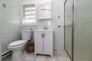 1 Schuyler Ave, Rockville Centre, NY 11570 - Photo 20