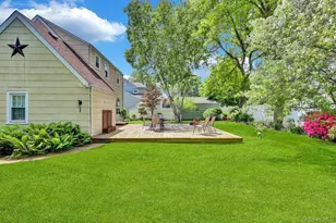 5 Newell Rd, Merrick, NY 11566 - Photo 18