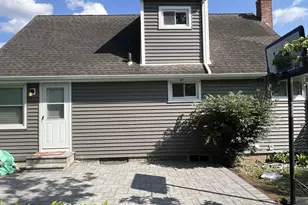 7 Mindy Ln, Westbury, NY 11590 - Photo 16