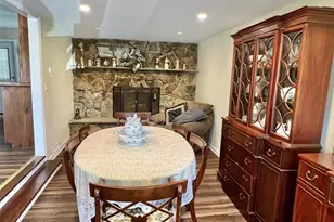 7 Mindy Ln, Westbury, NY 11590 - Photo 6