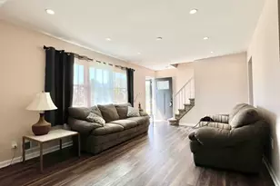 7 Mindy Ln, Westbury, NY 11590 - Photo 4