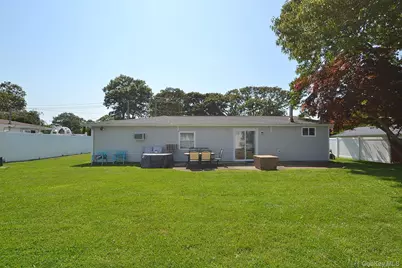 77 S Bicycle Path, Selden, NY 11784 - Photo 26