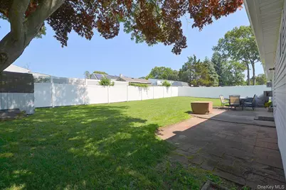 77 S Bicycle Path, Selden, NY 11784 - Photo 24