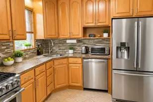 494 Lincoln St, Cedarhurst, NY 11516 - Photo 2